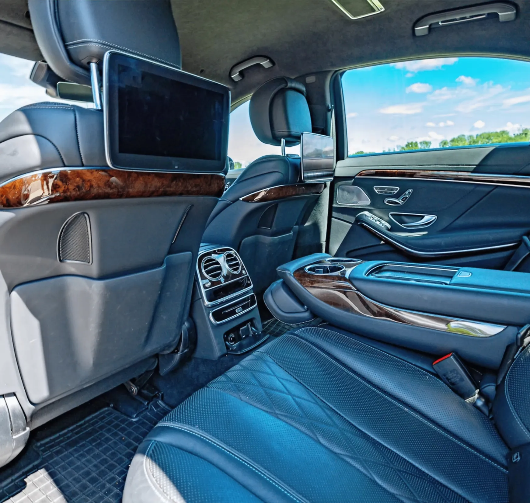 Mercedes-Benz S-Klasse Innenraum – Flughafentransfer Ulm-München